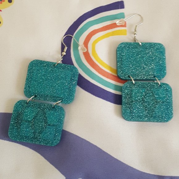 big blue acrylic glitter resin rainbow eyeshadow palette shaped mirror earrings - Picture 2 of 3